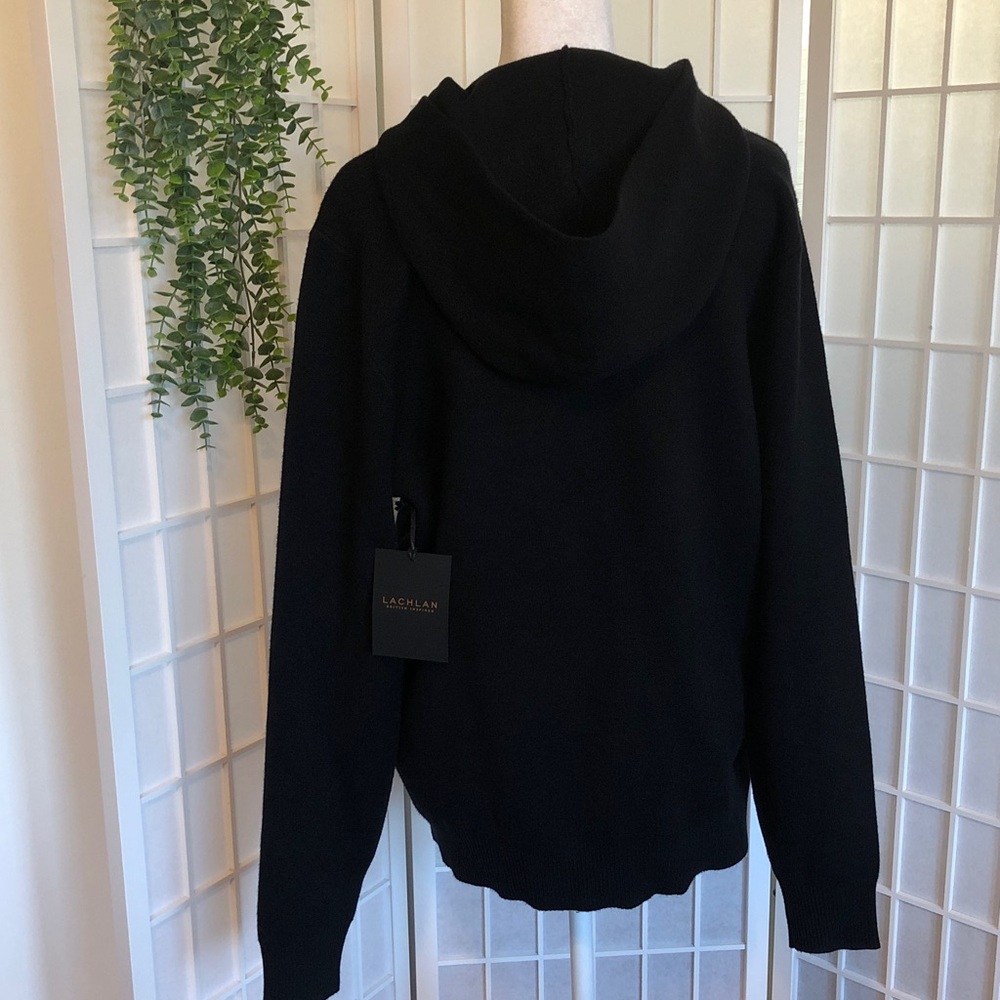 *WINTER SALE* NEW Latchlan Men’s Black Hooded Pullover Sweater in Medium. - Picture 2 of 12